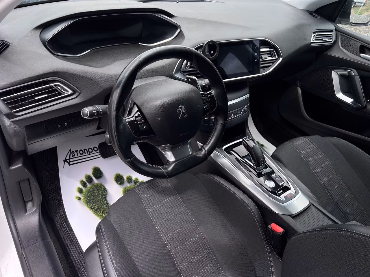 Peugeot 308 фото 9