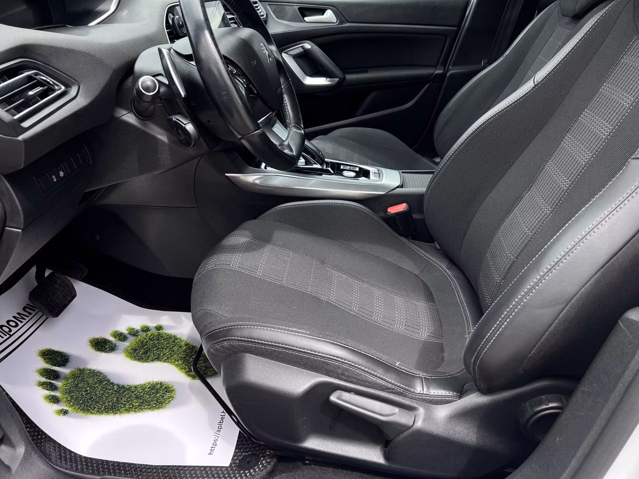 Peugeot 308 фото 8
