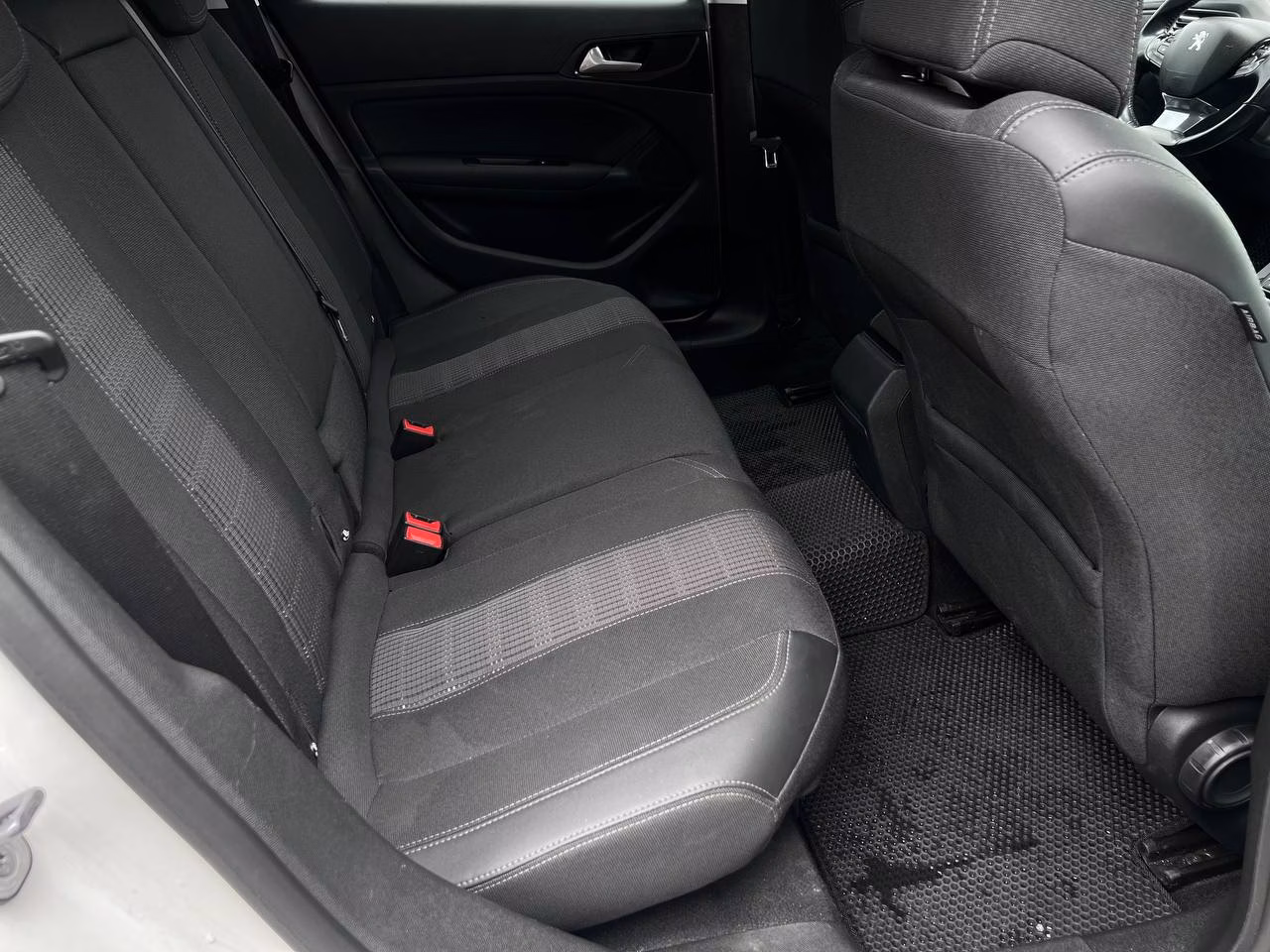 Peugeot 308 фото 16