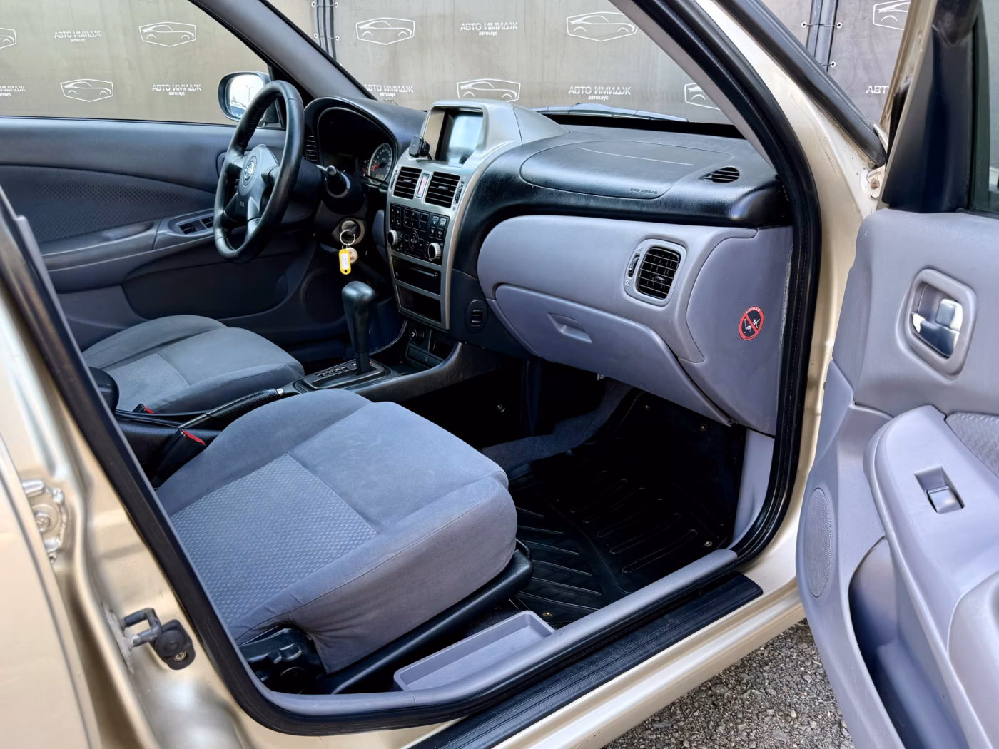 Nissan Almera фото 20