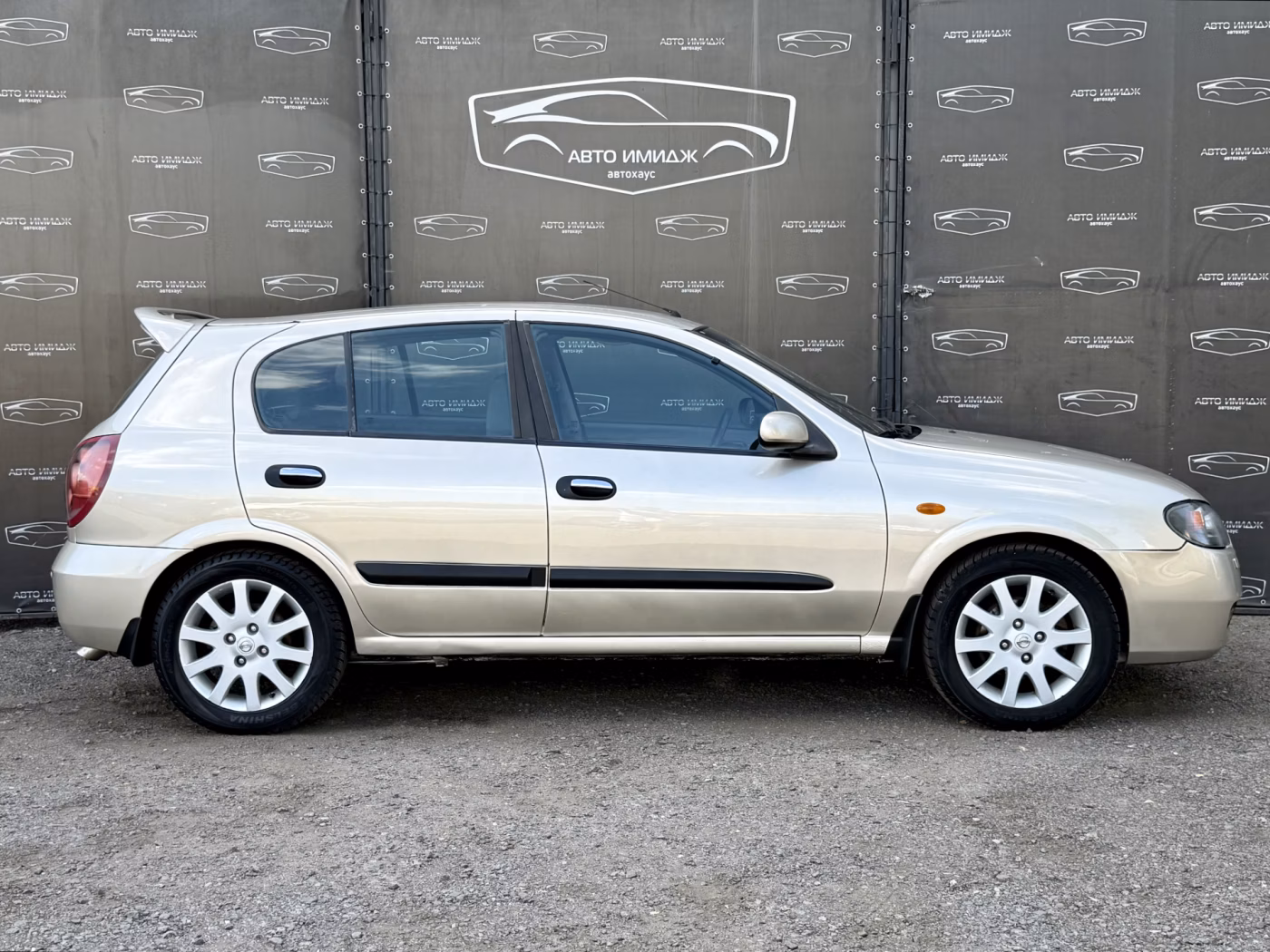 Nissan Almera фото 8