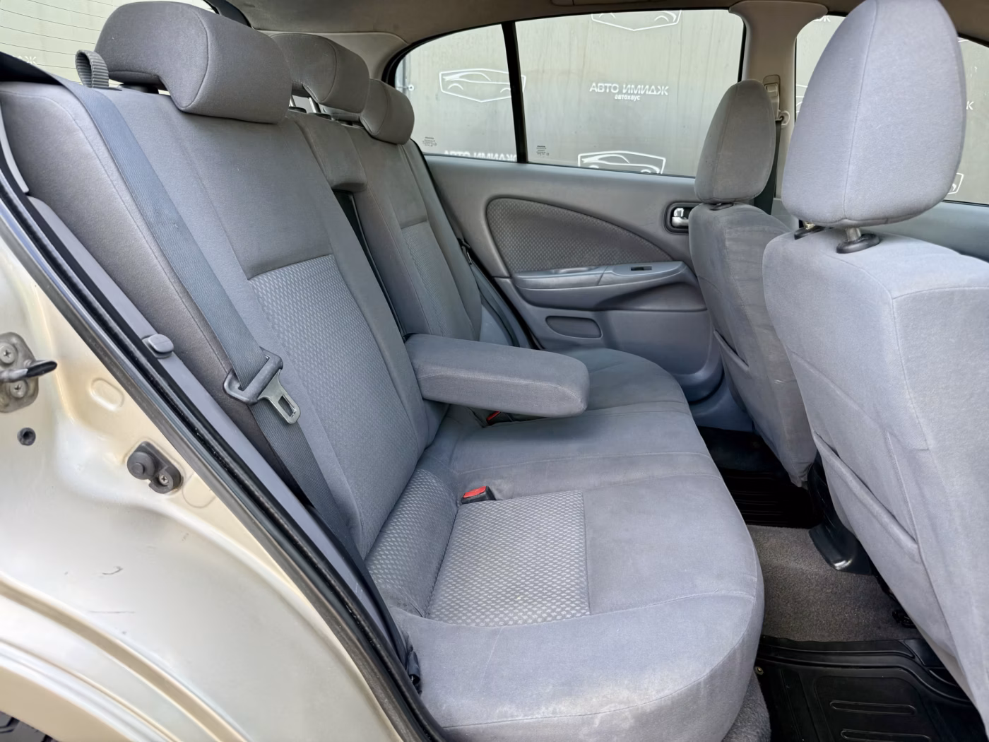 Nissan Almera фото 28