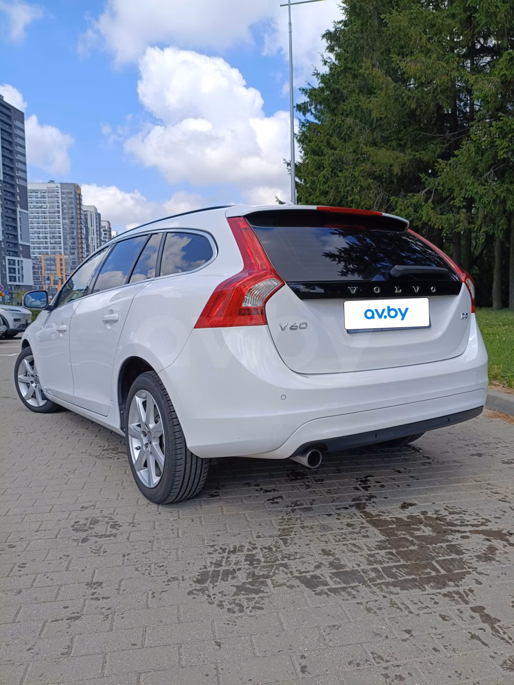 Volvo V60 фото 5