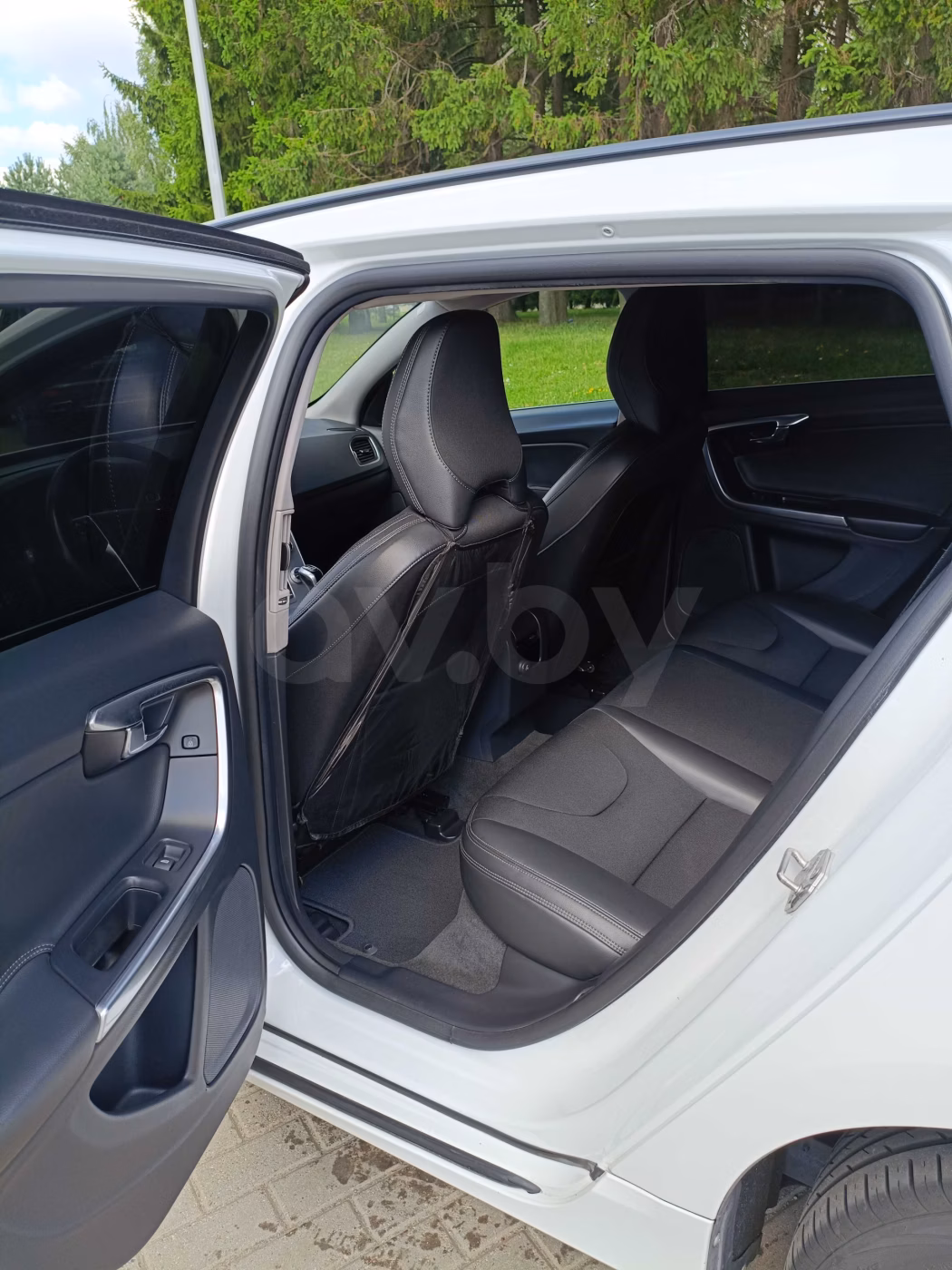Volvo V60 фото 8