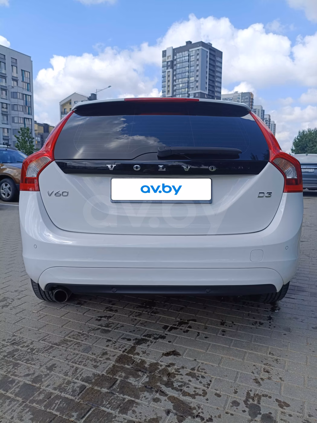 Volvo V60 фото 7