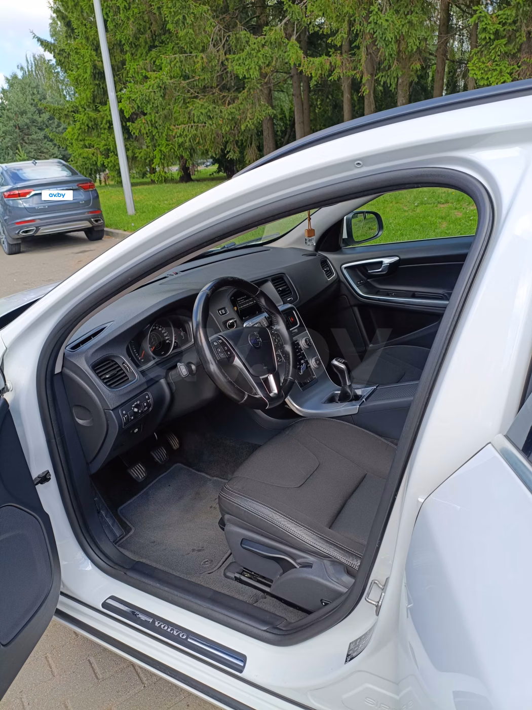 Volvo V60 фото 9