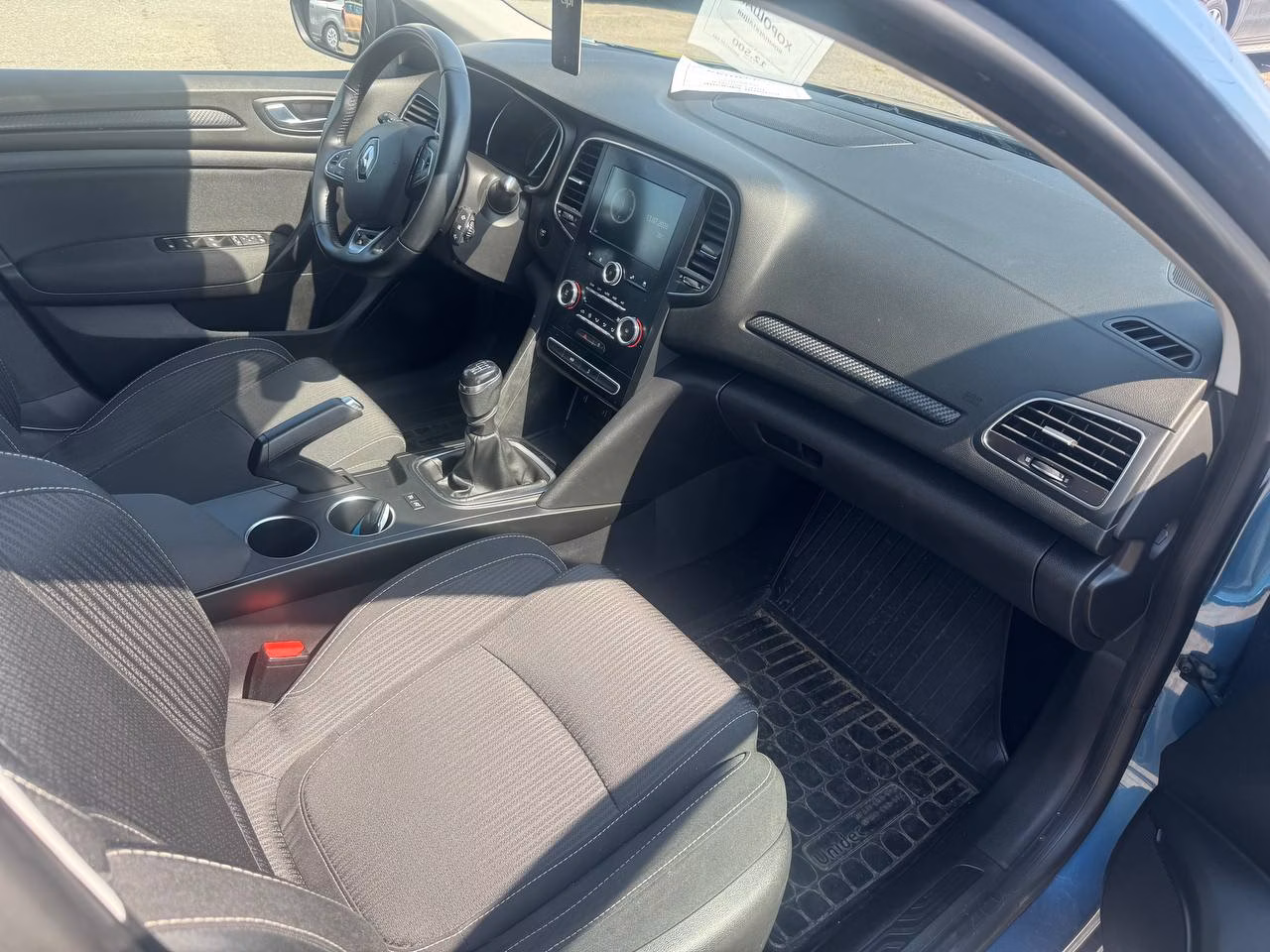 Renault Megane фото 12