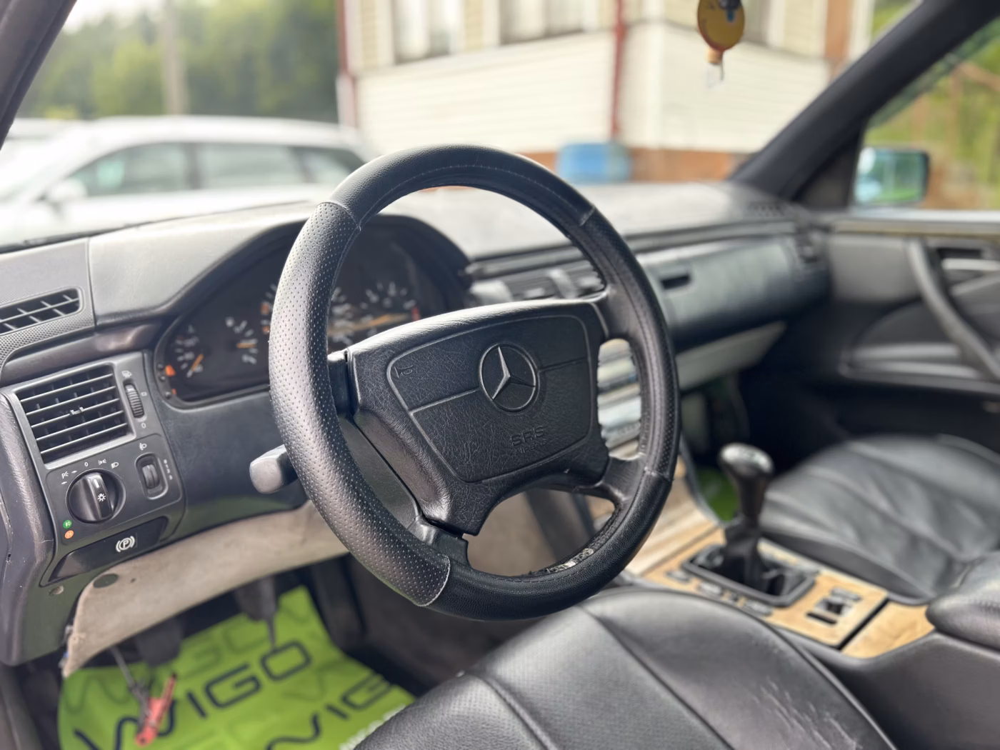 Mercedes-Benz E-Класс фото 8