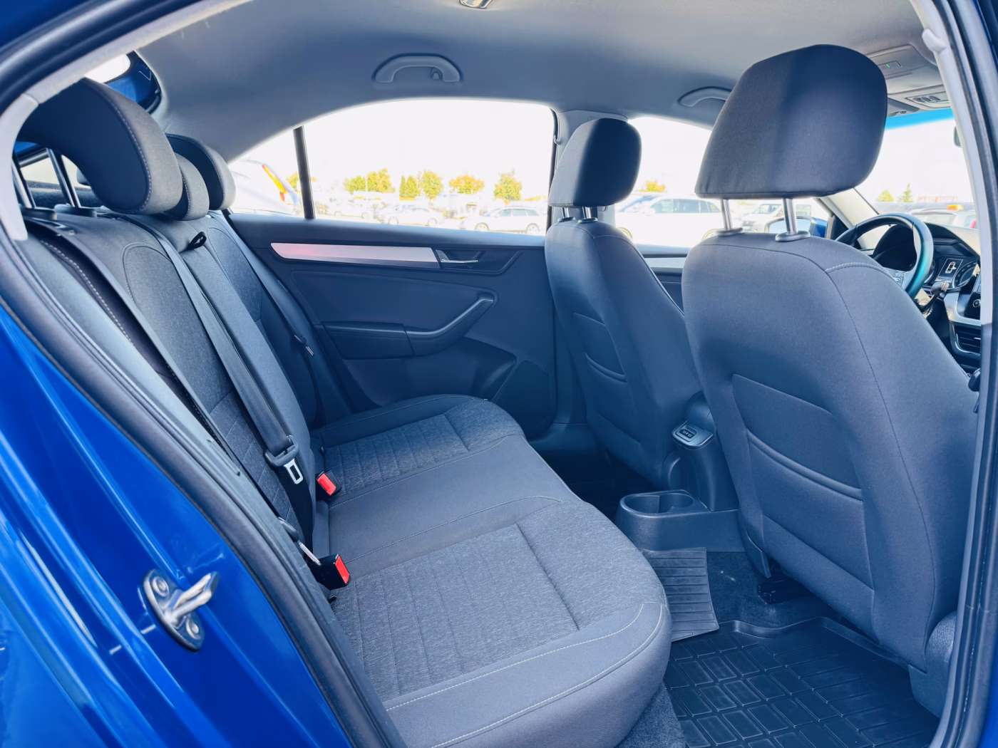 Skoda Rapid фото 8