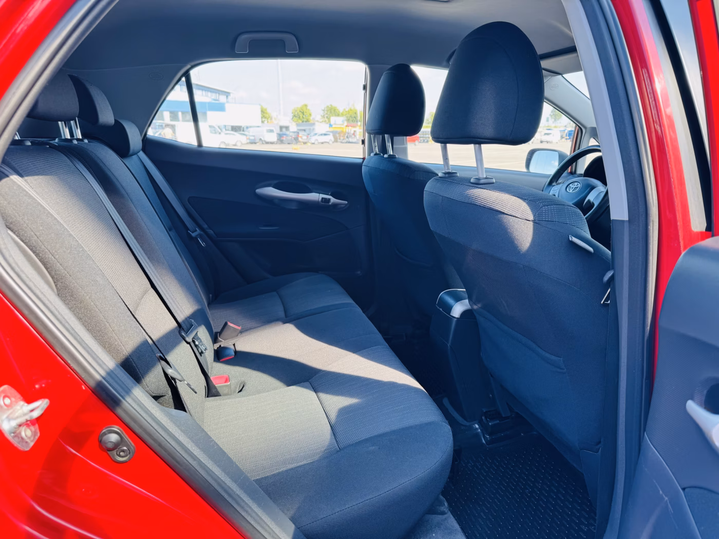 Toyota Auris фото 7