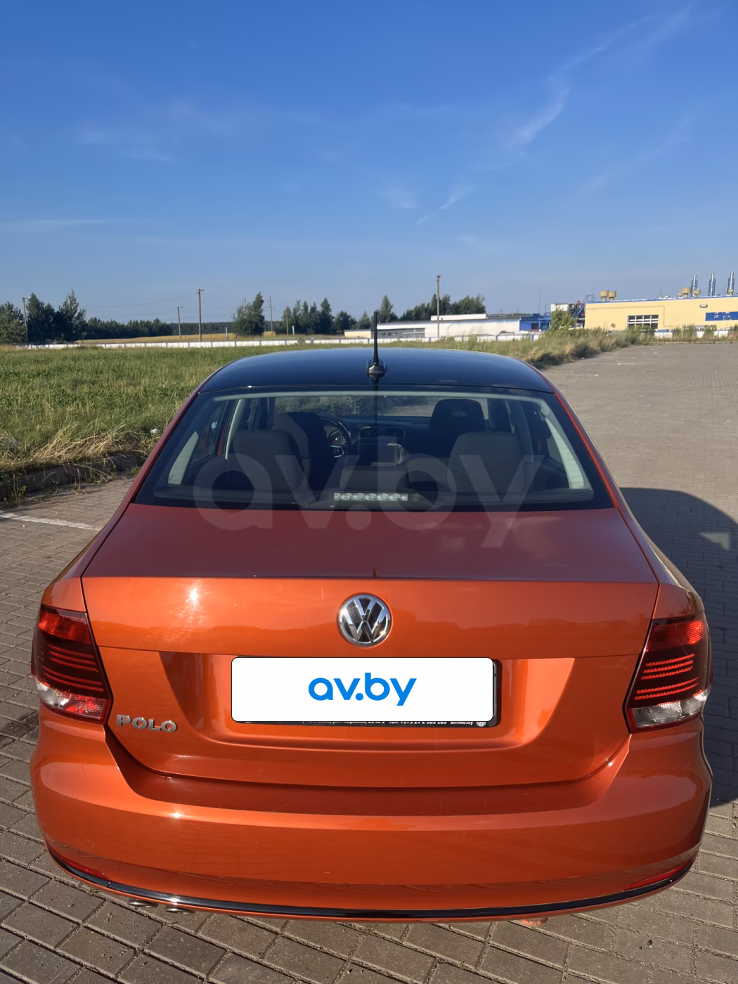 Volkswagen Polo Sedan фото 14