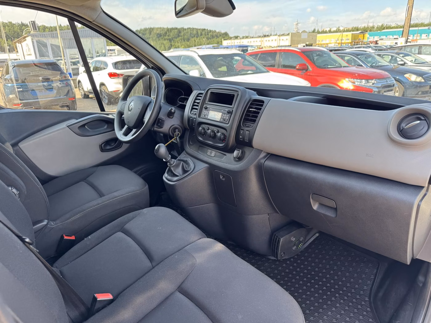 Renault Trafic фото 16