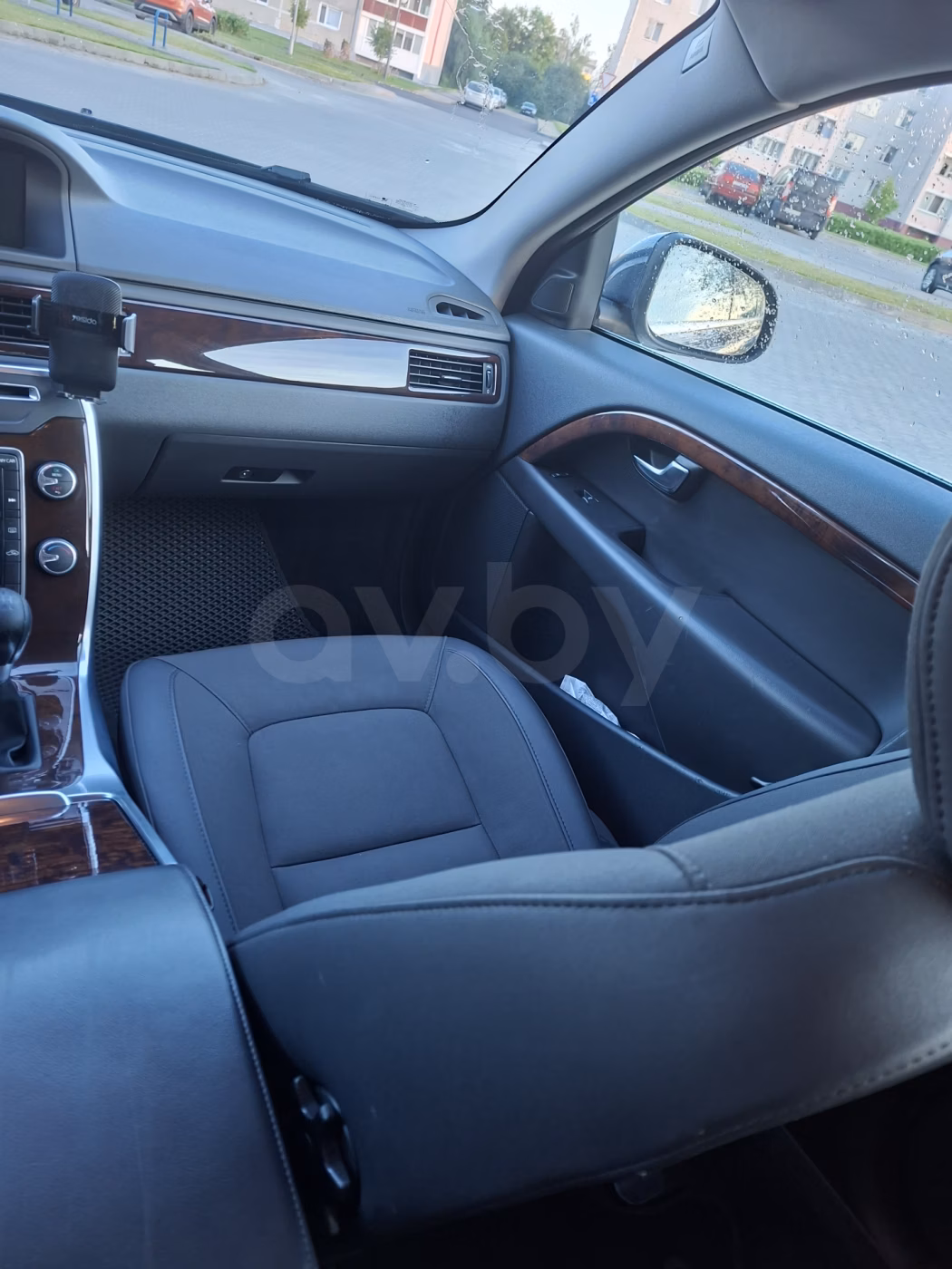 Volvo V70 фото 8
