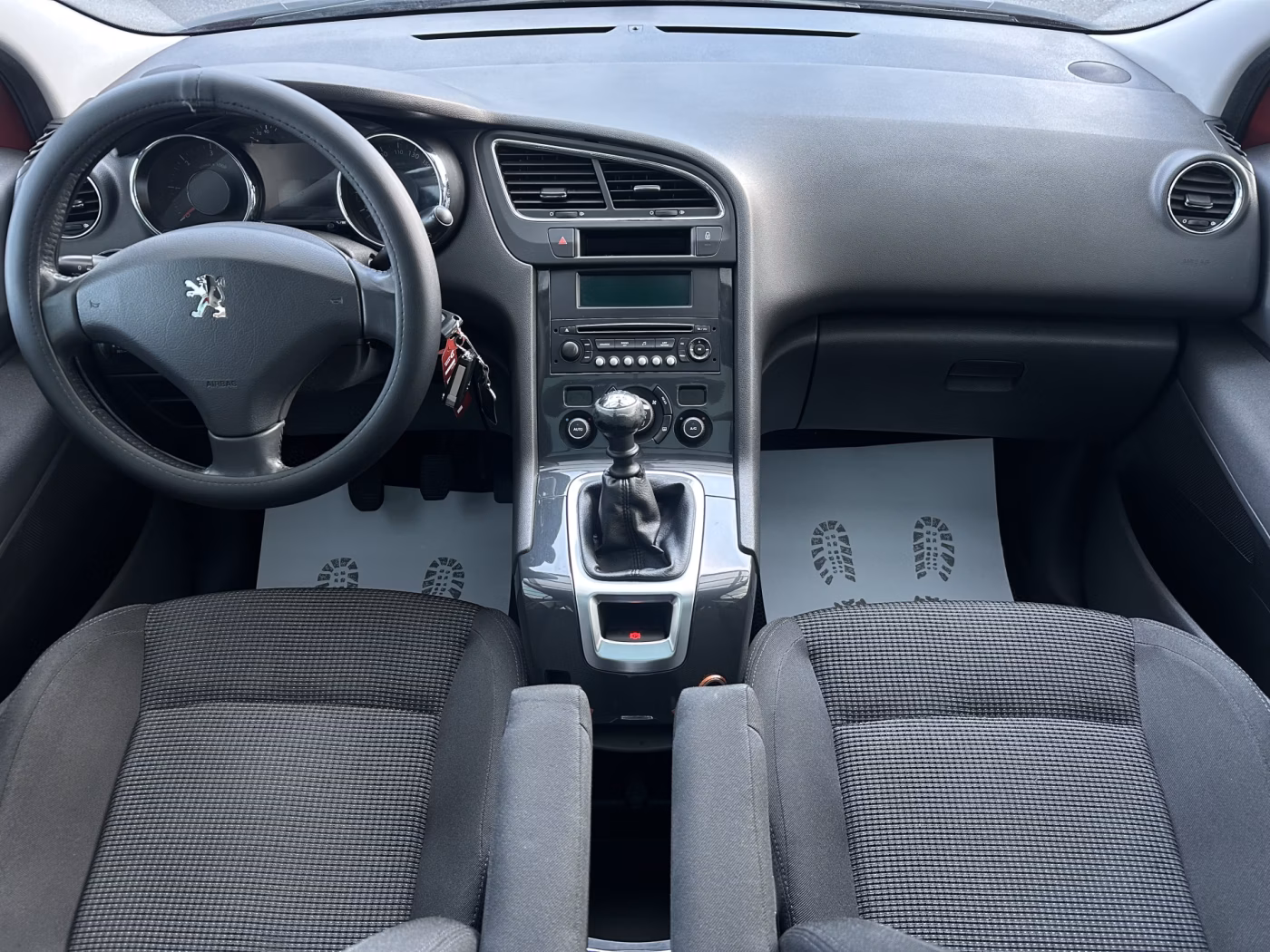 Peugeot 5008 фото 9