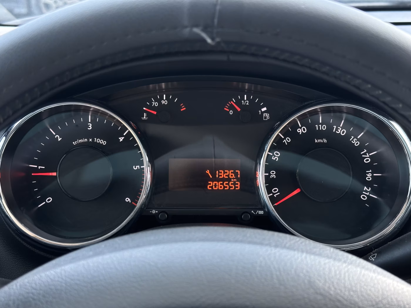 Peugeot 5008 фото 13