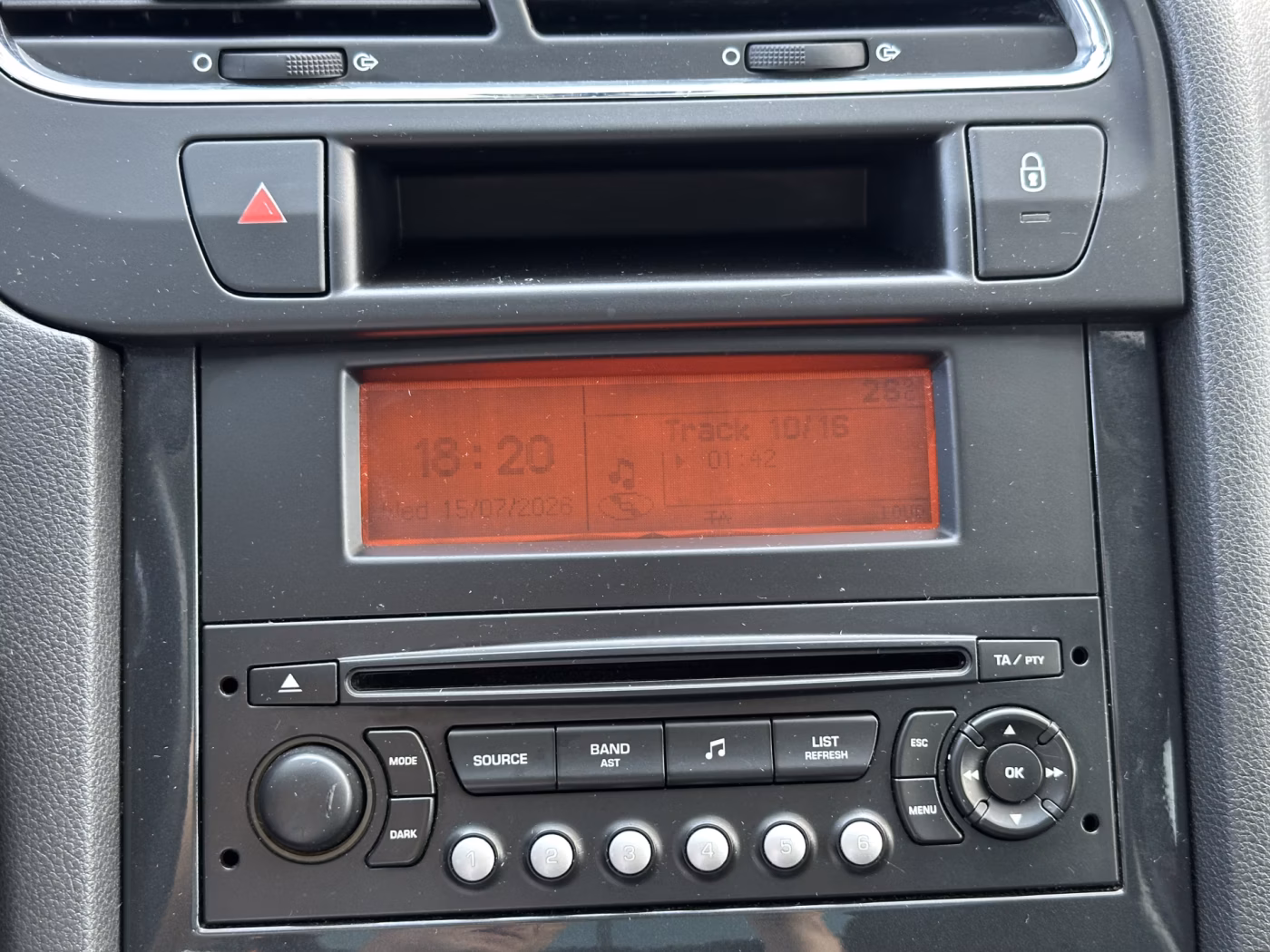 Peugeot 5008 фото 14
