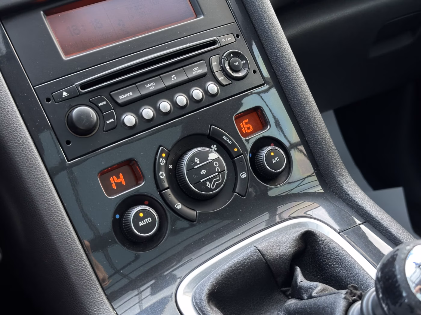 Peugeot 5008 фото 15