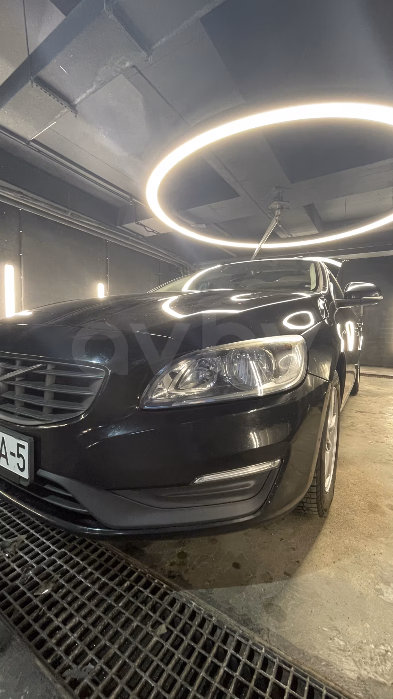 Volvo V60 фото 6