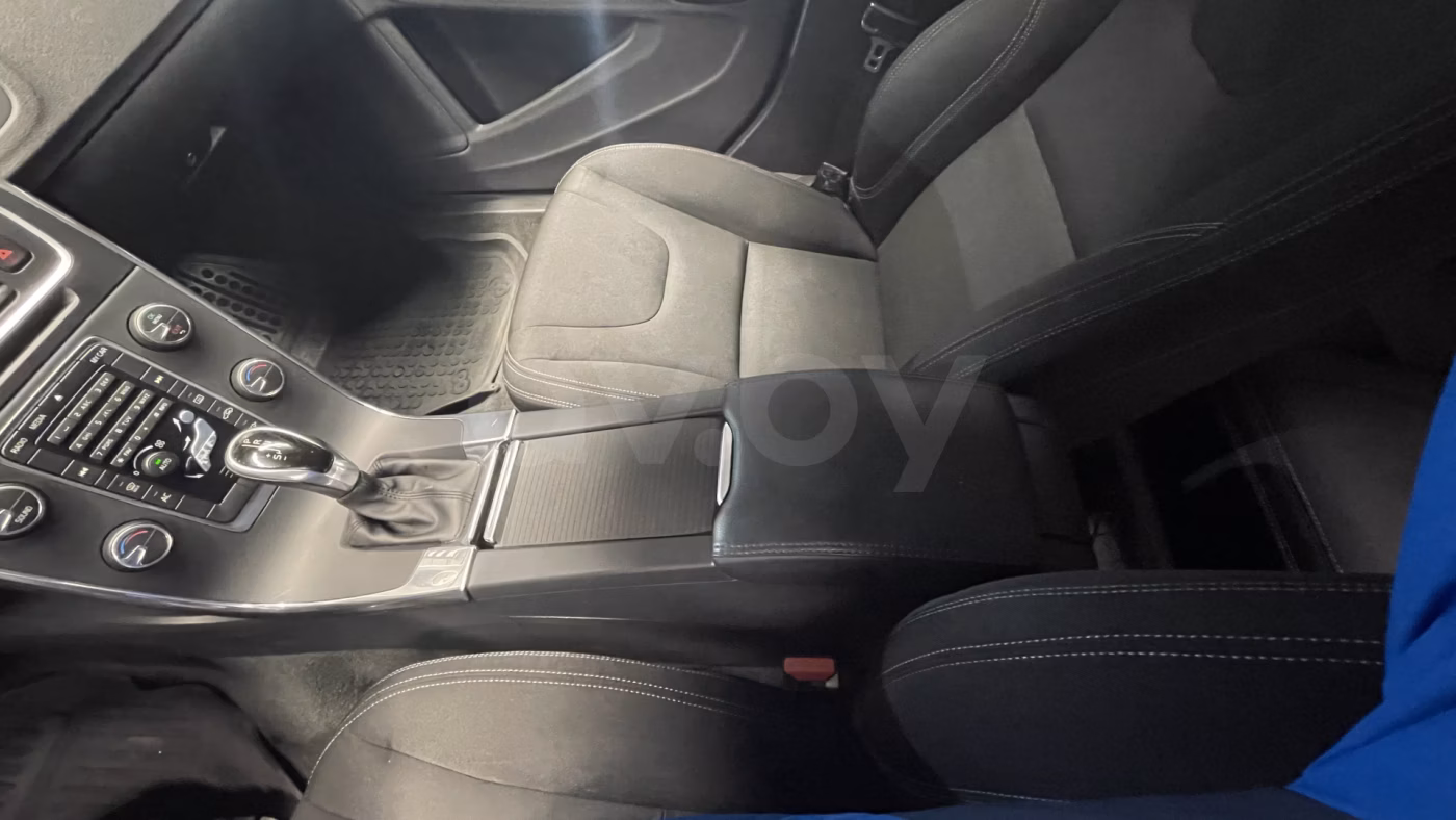 Volvo V60 фото 17