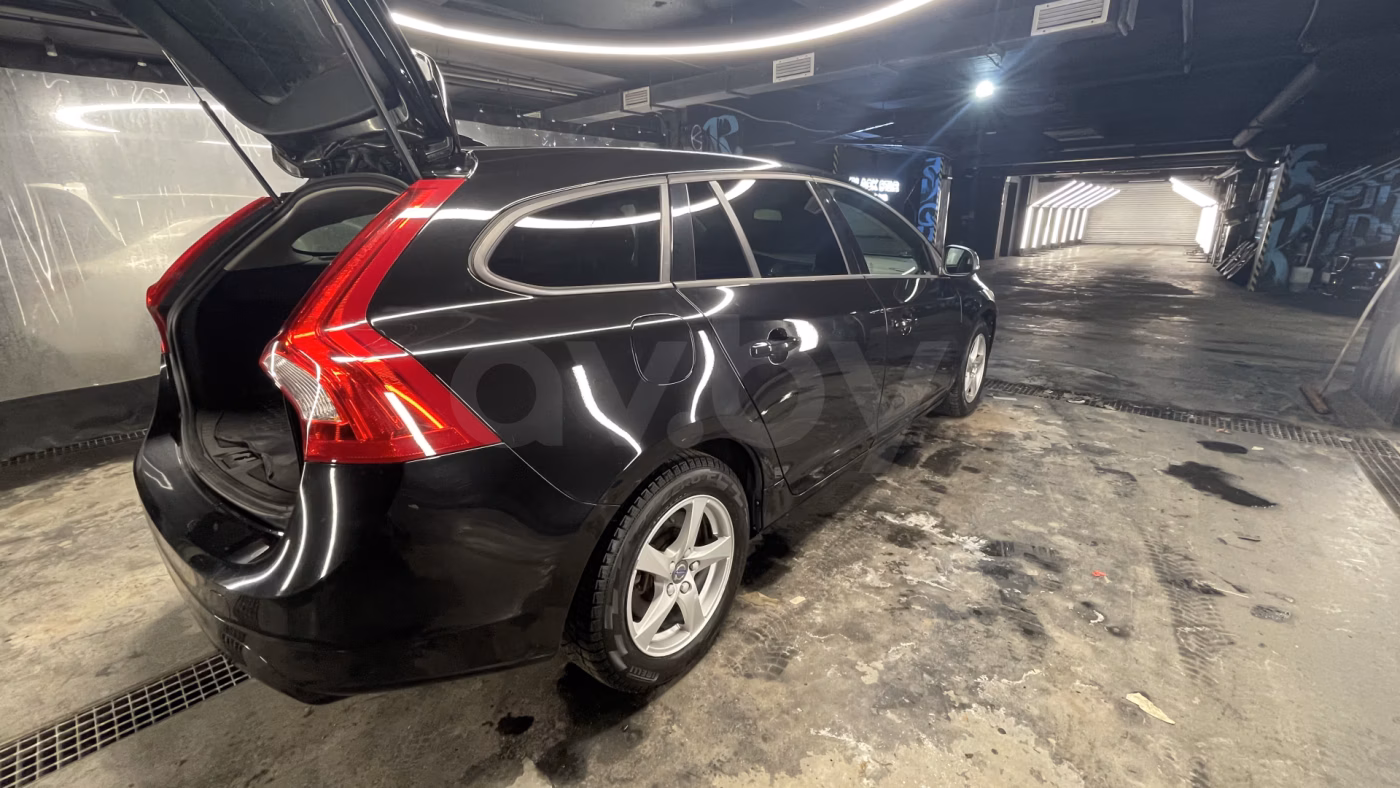 Volvo V60 фото 12