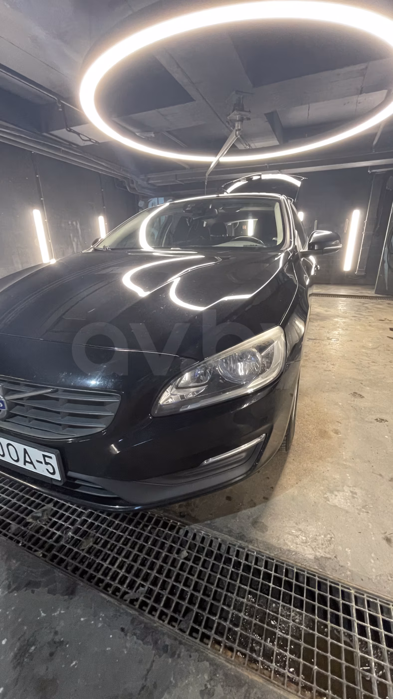 Volvo V60 фото 5