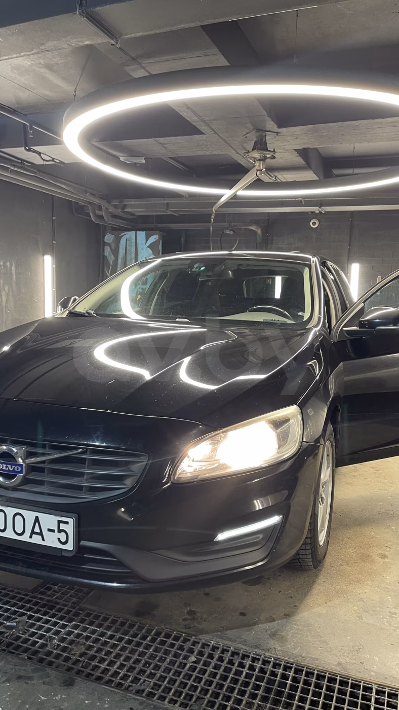 Volvo V60 фото 2