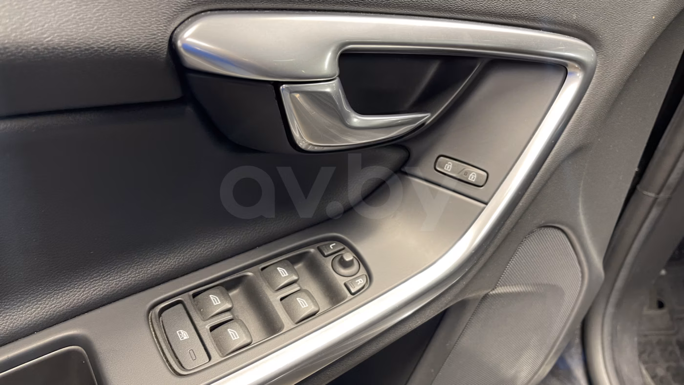 Volvo V60 фото 25