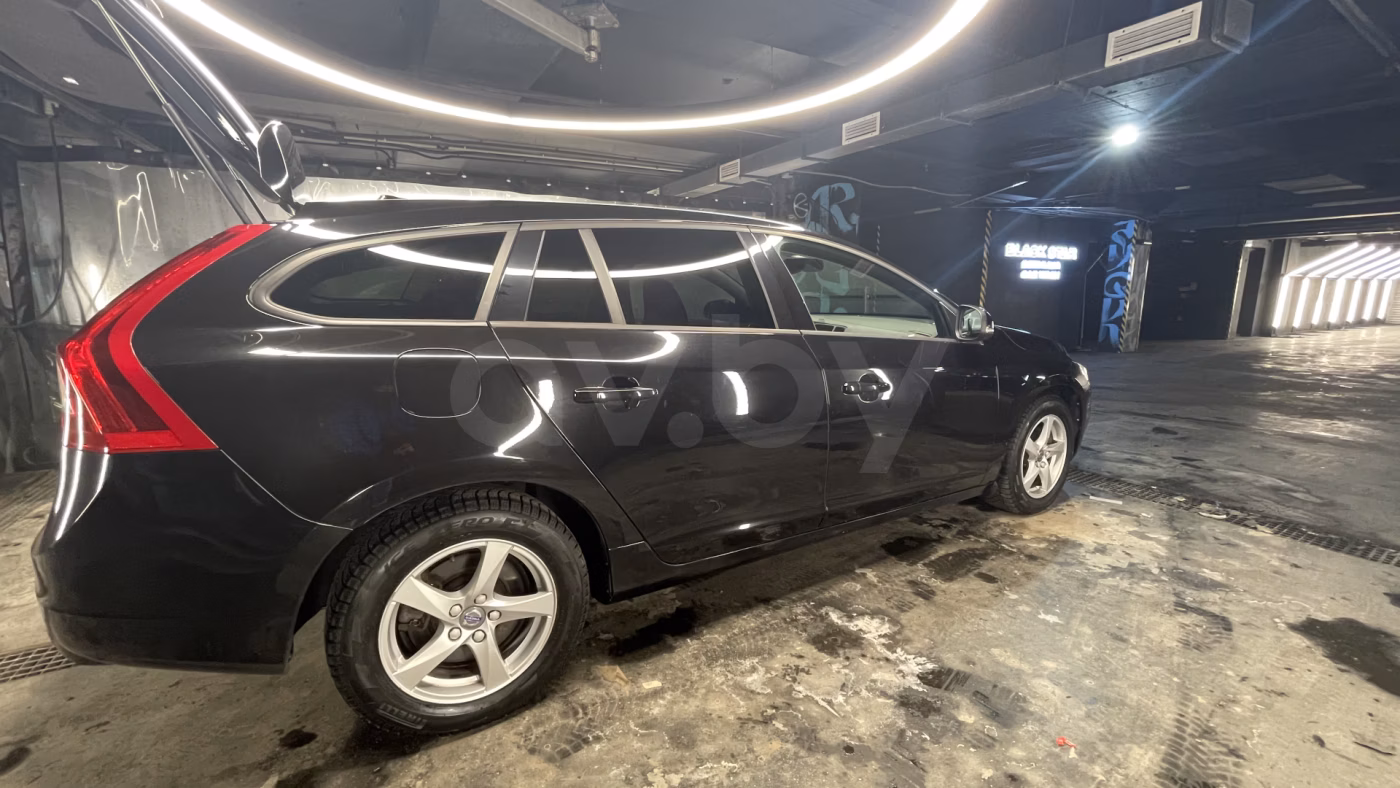 Volvo V60 фото 11