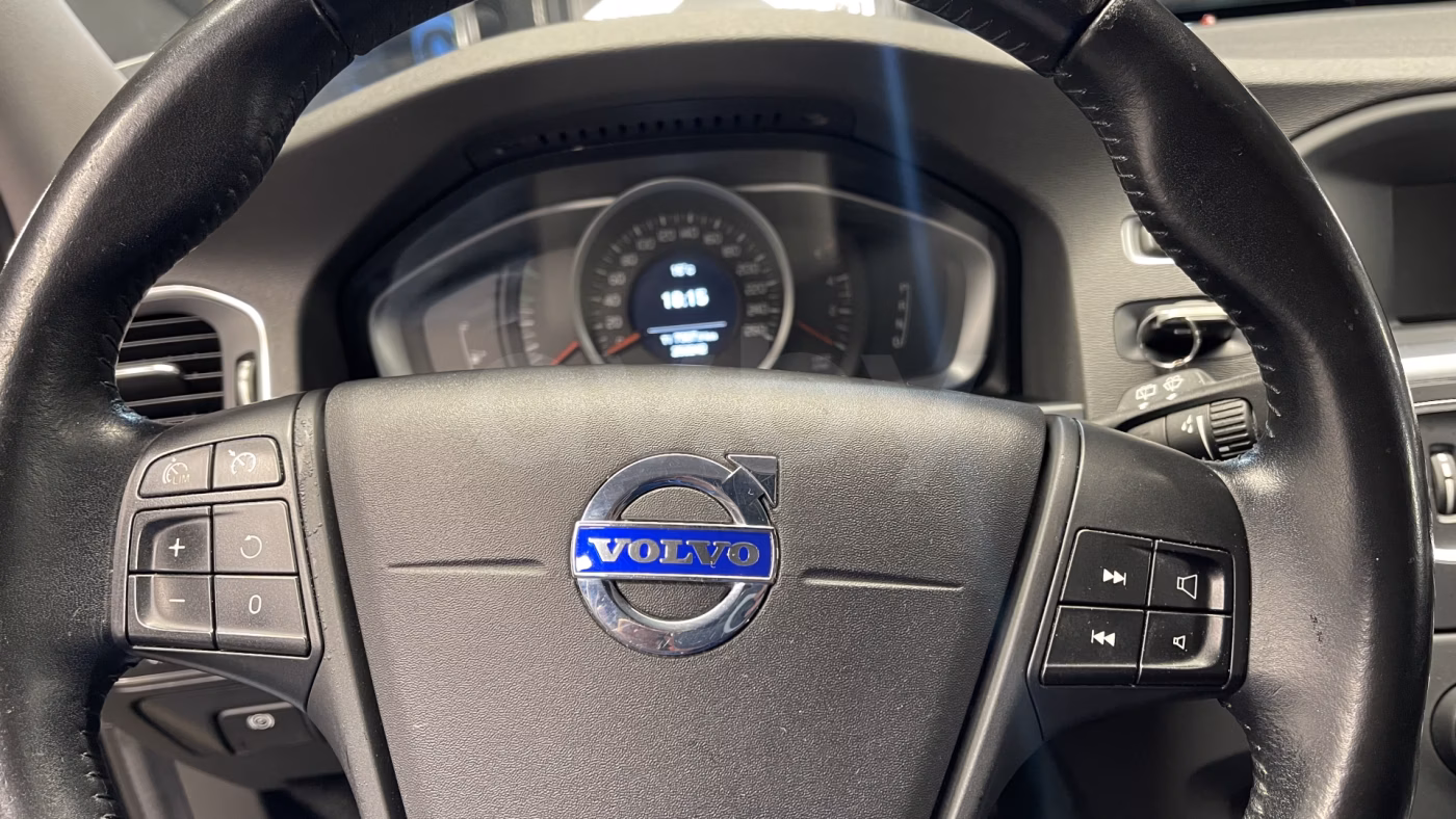 Volvo V60 фото 18