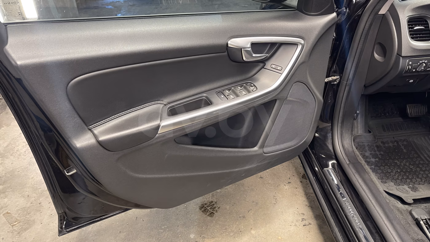 Volvo V60 фото 26