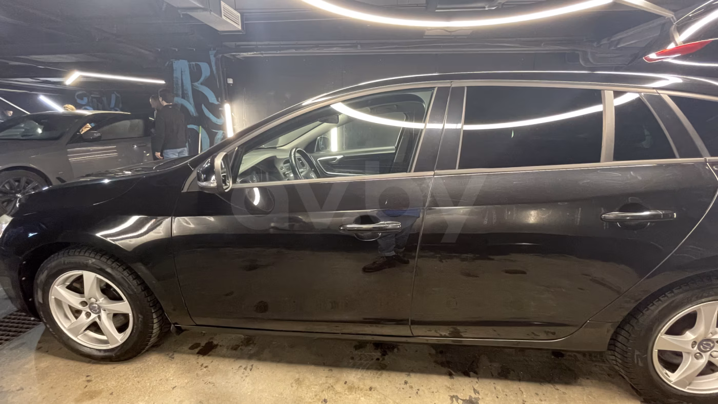 Volvo V60 фото 15