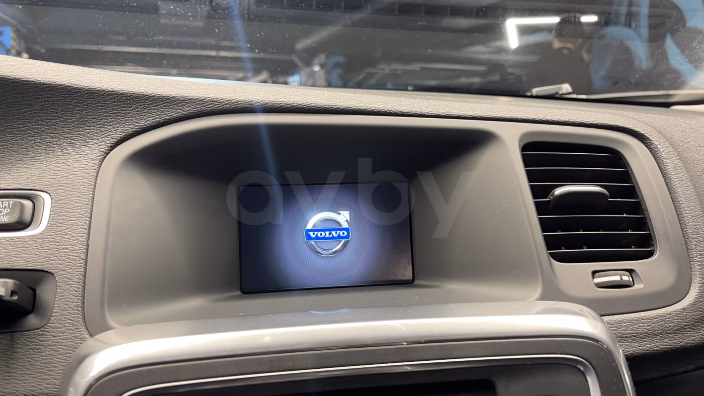 Volvo V60 фото 19