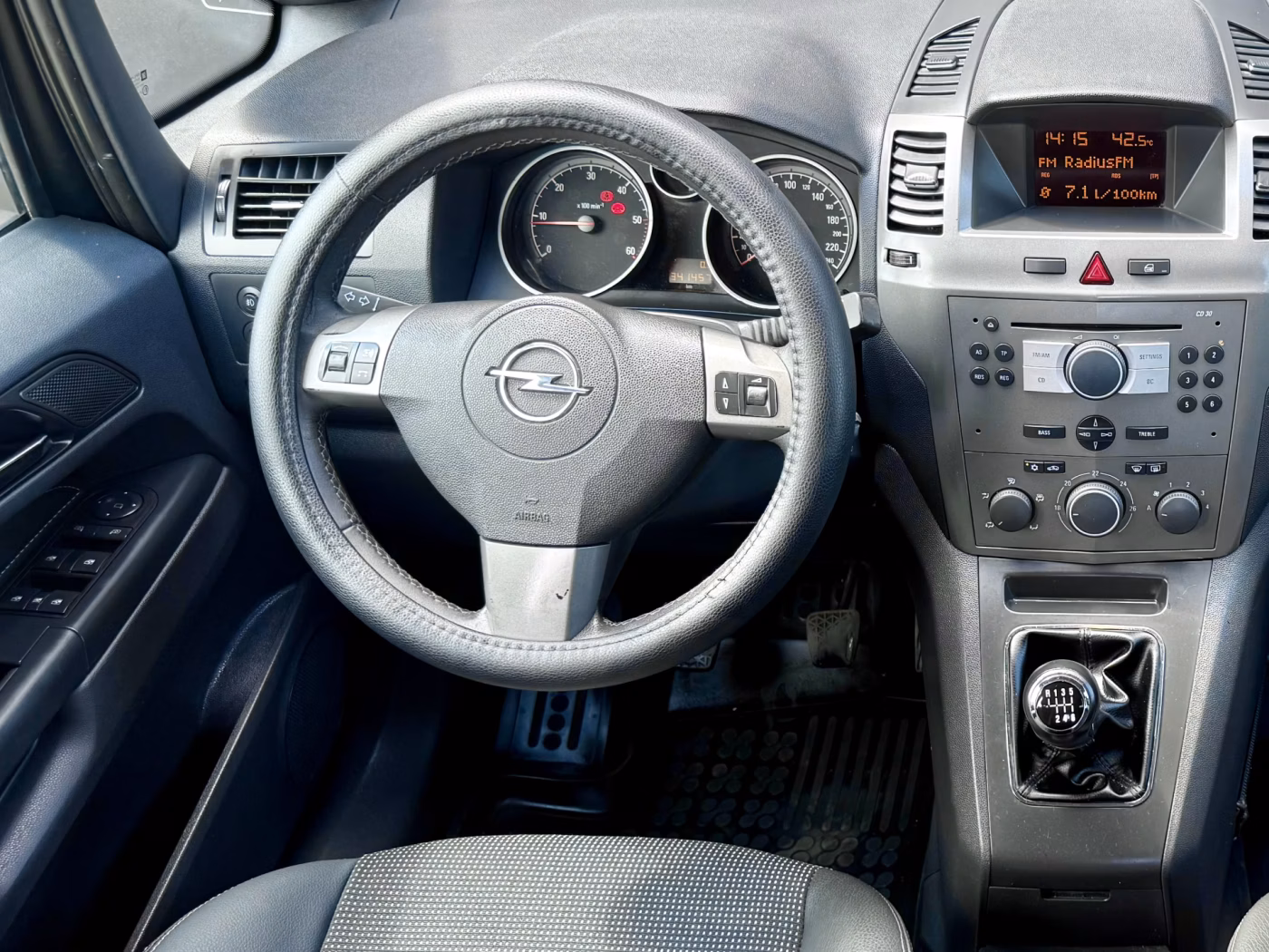 Opel Zafira фото 18