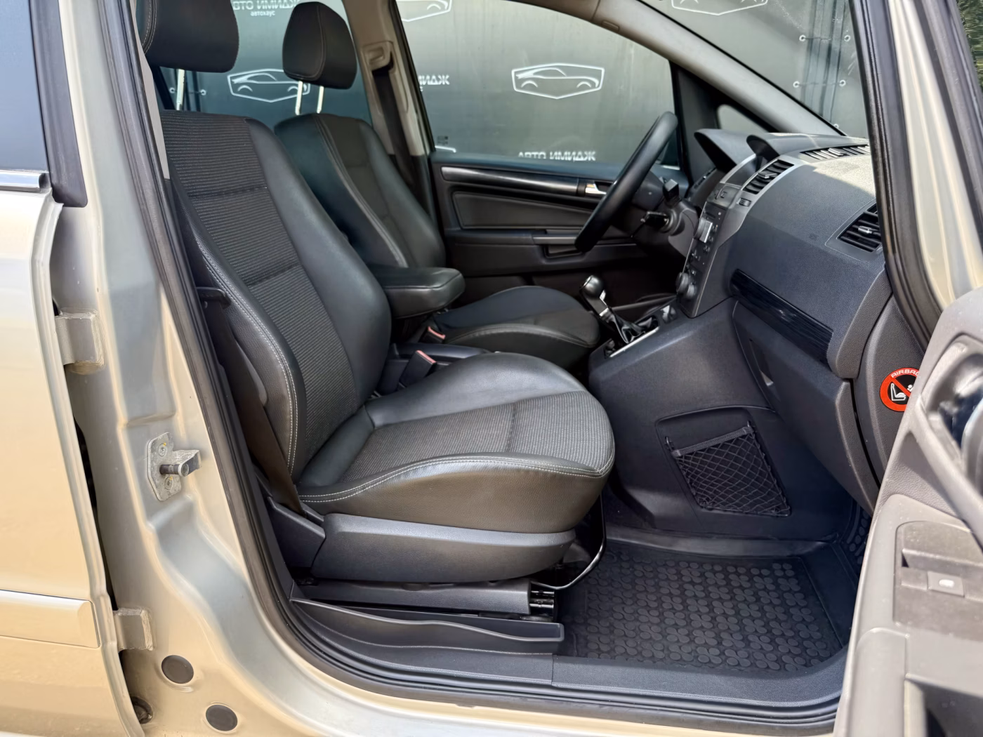 Opel Zafira фото 19