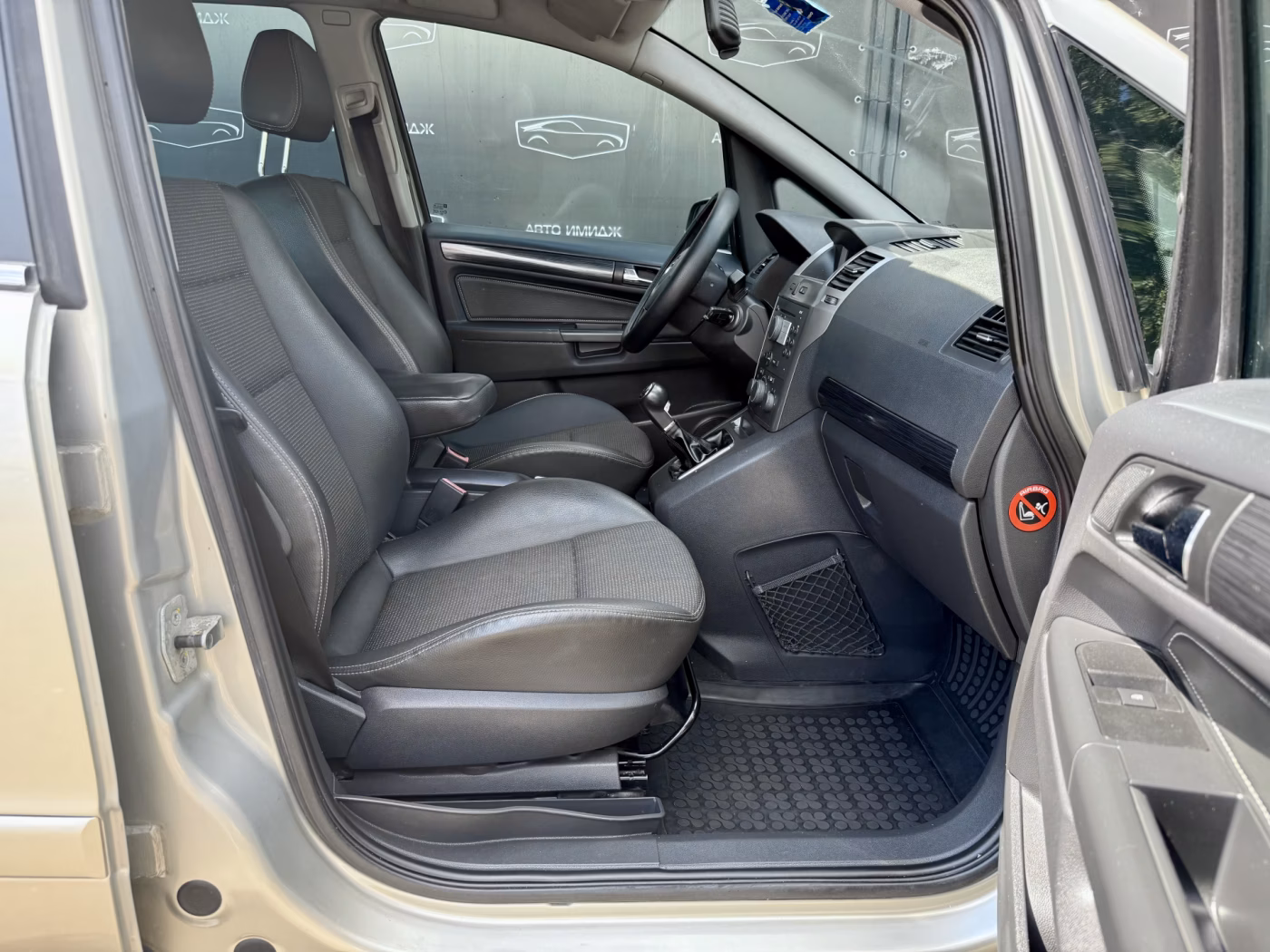 Opel Zafira фото 15