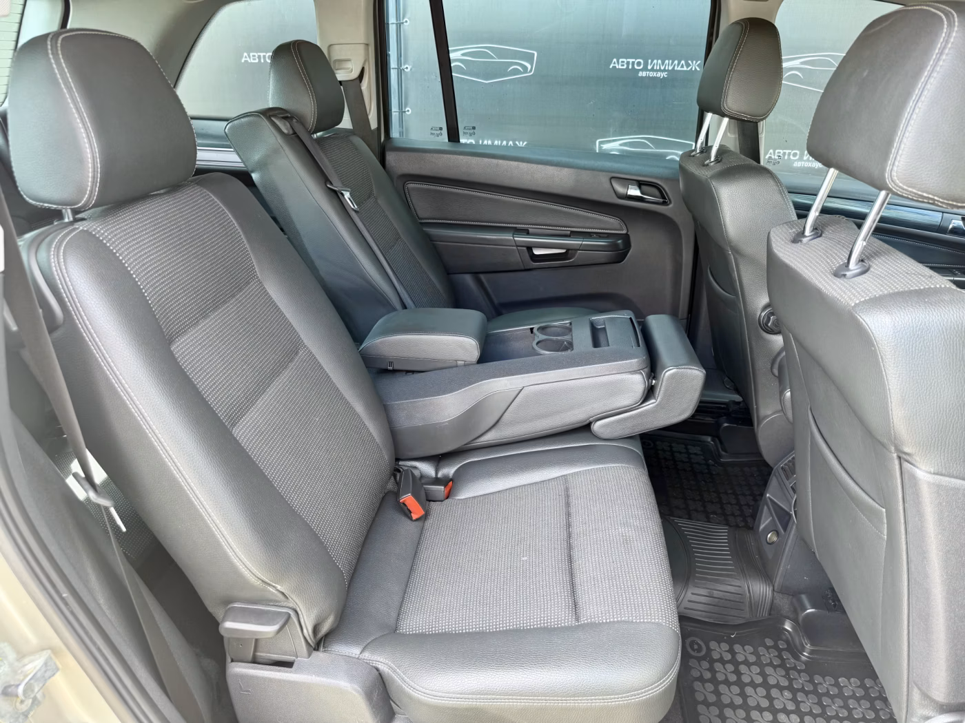 Opel Zafira фото 20