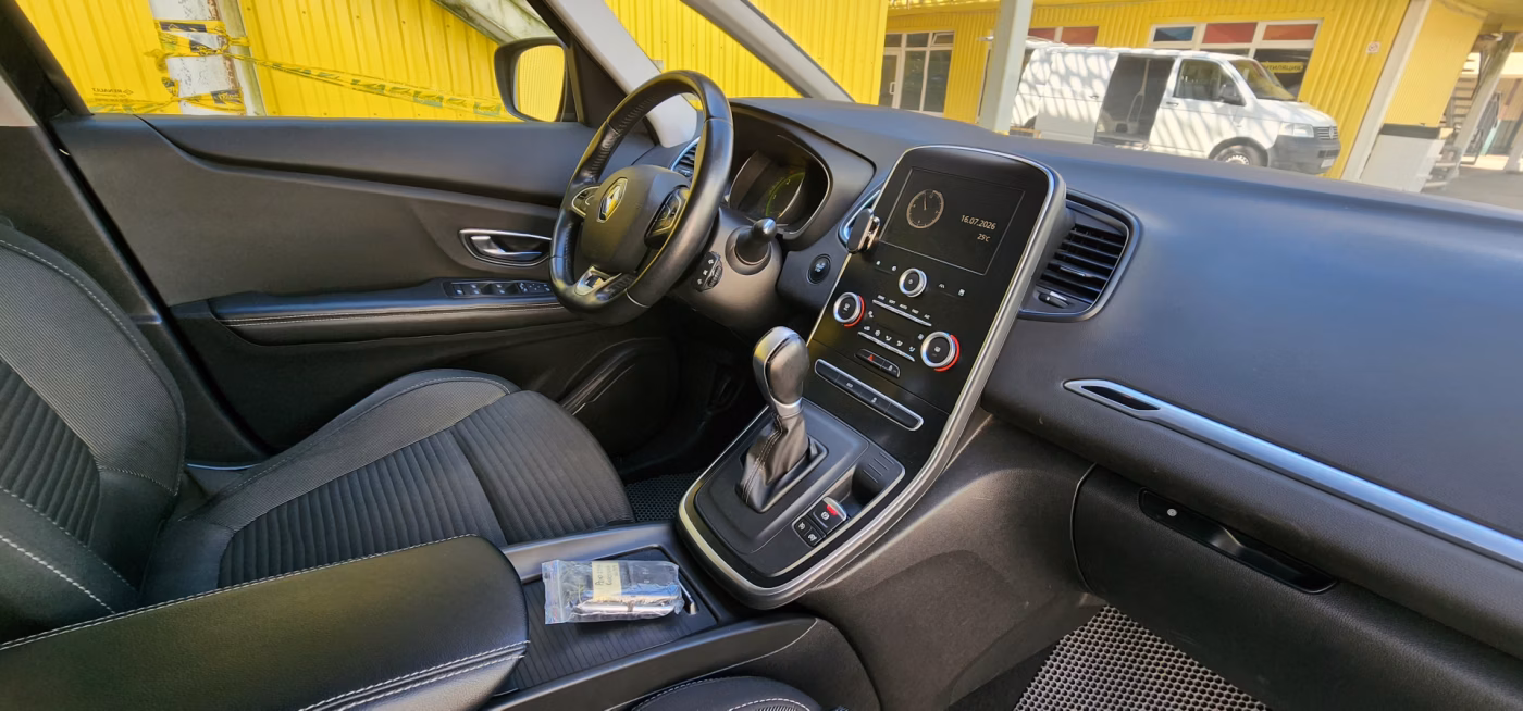Renault Scenic фото 11