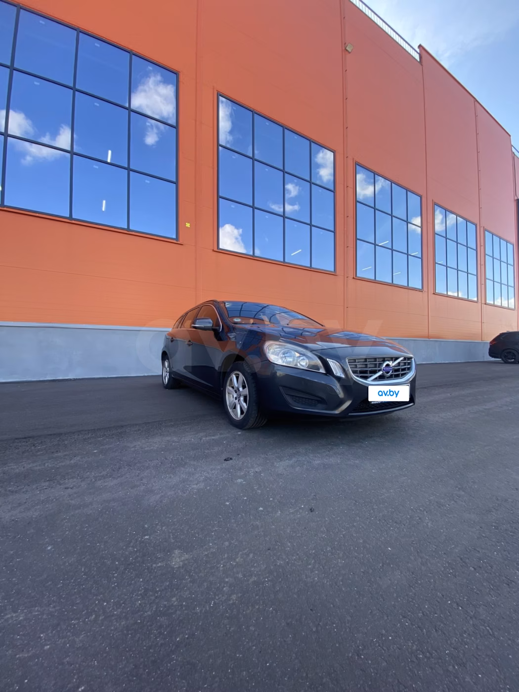 Volvo V60 фото 6