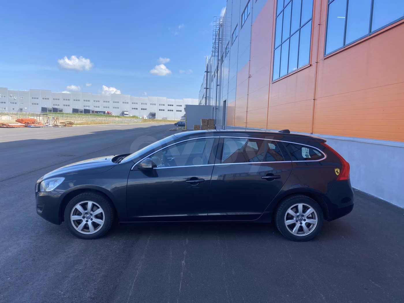 Volvo V60 фото 7