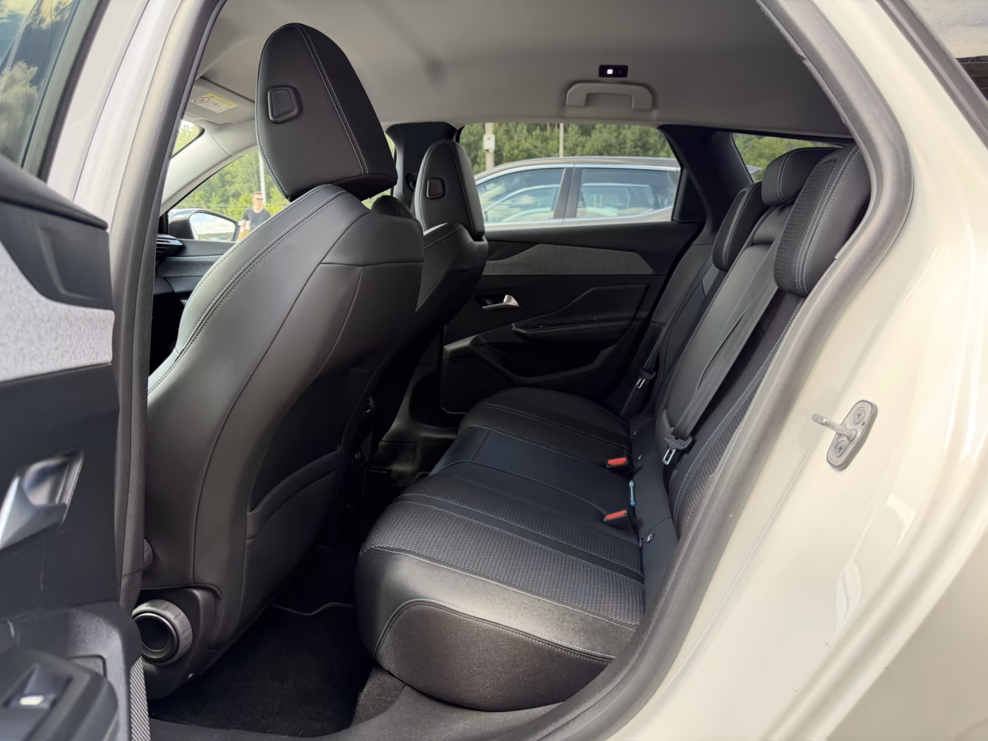 Peugeot 308 фото 11