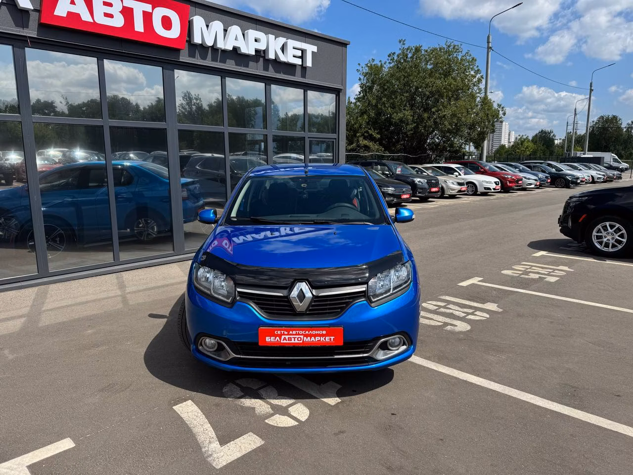 Renault Logan фото 2