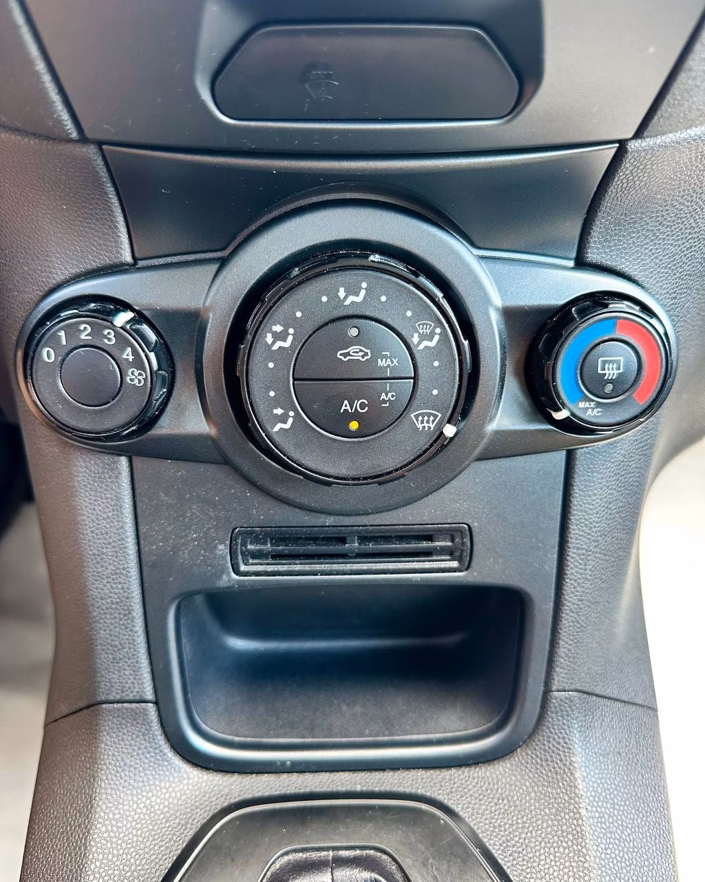 Ford Fiesta фото 17