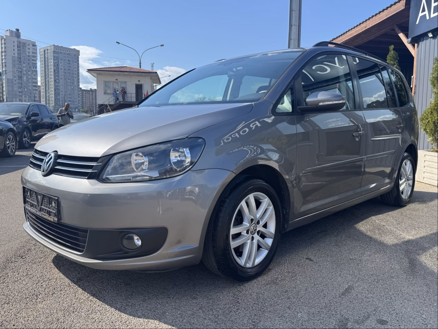 Volkswagen Touran фото 3