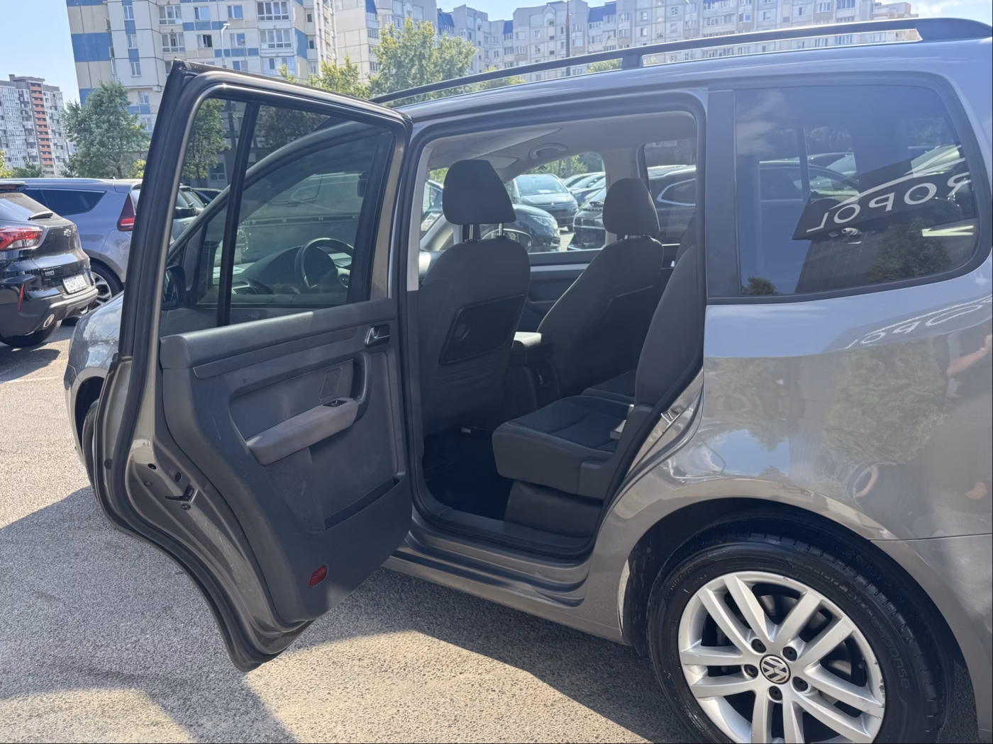 Volkswagen Touran фото 11