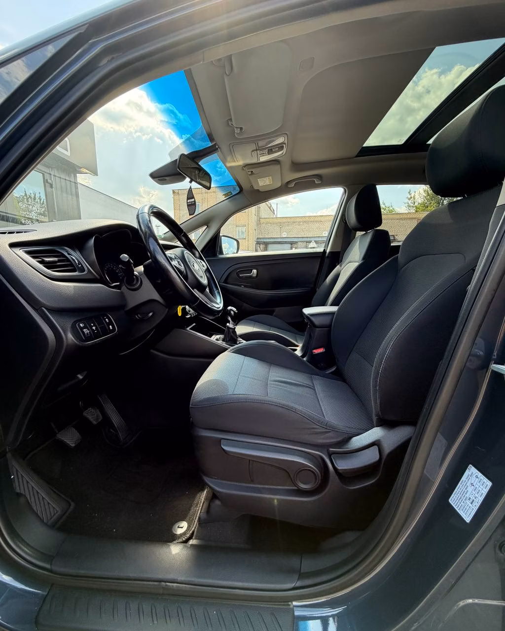Kia Carens фото 8