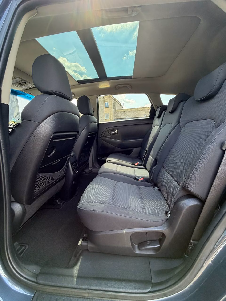 Kia Carens фото 10