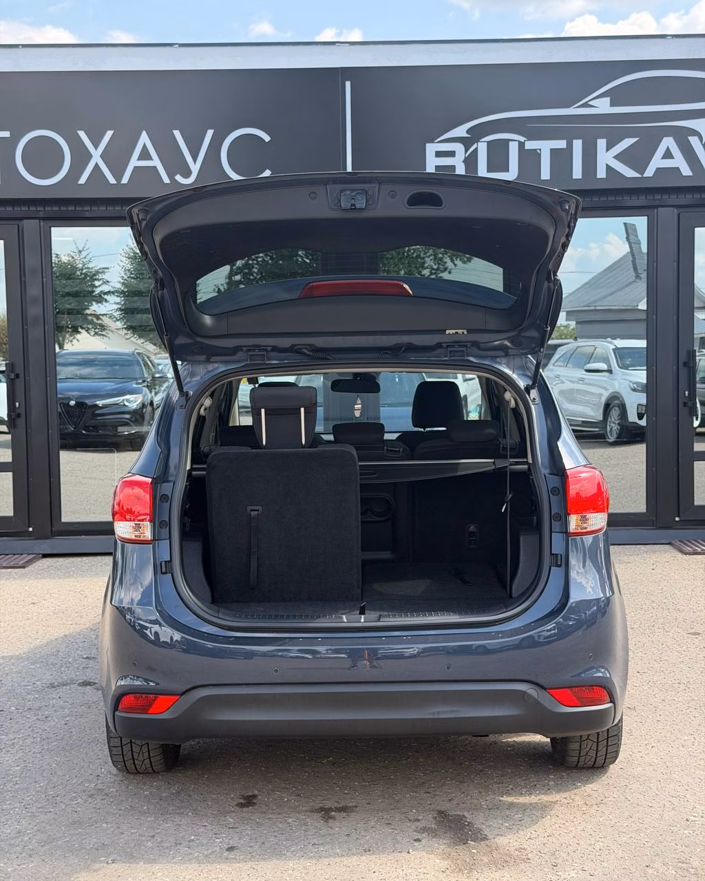Kia Carens фото 11