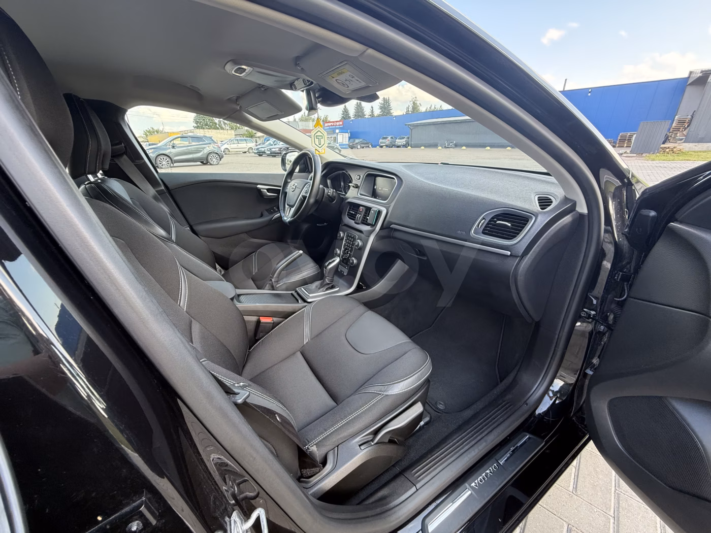 Volvo V40 фото 9