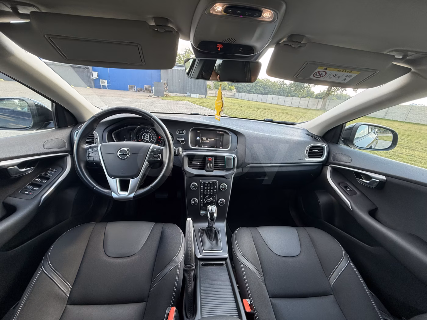 Volvo V40 фото 7