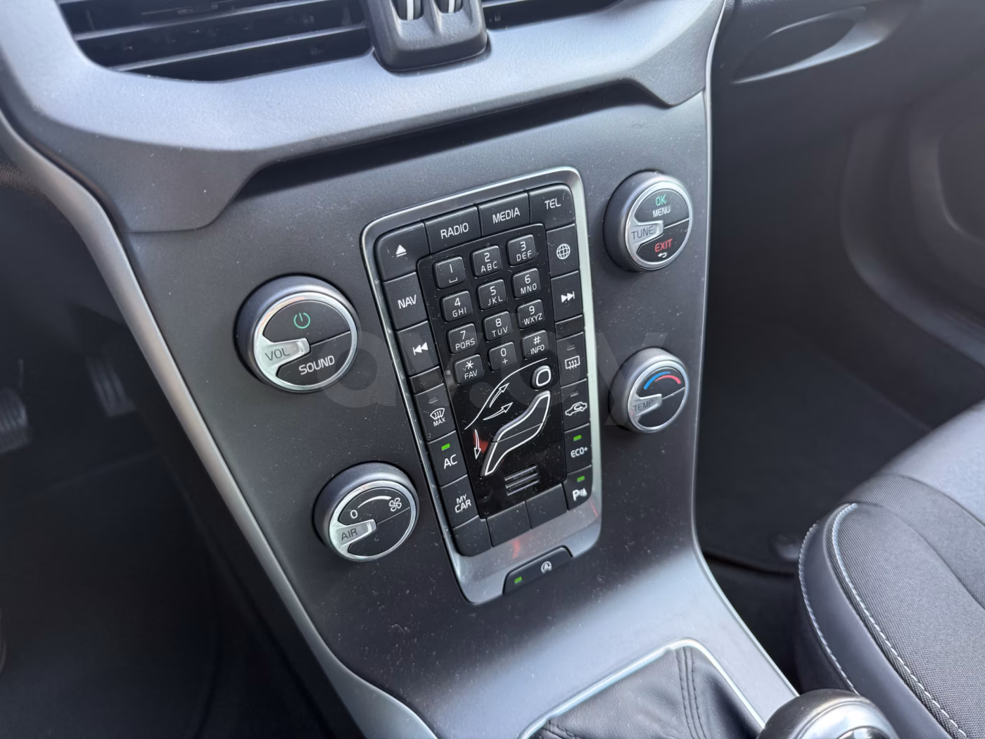 Volvo V40 фото 14